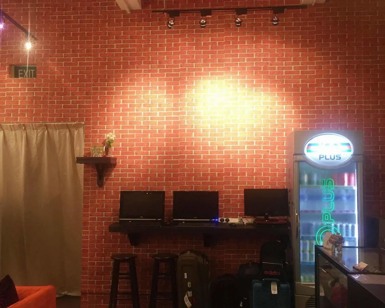Pillow Talk Hostel 싱가포르 캡슐호텔