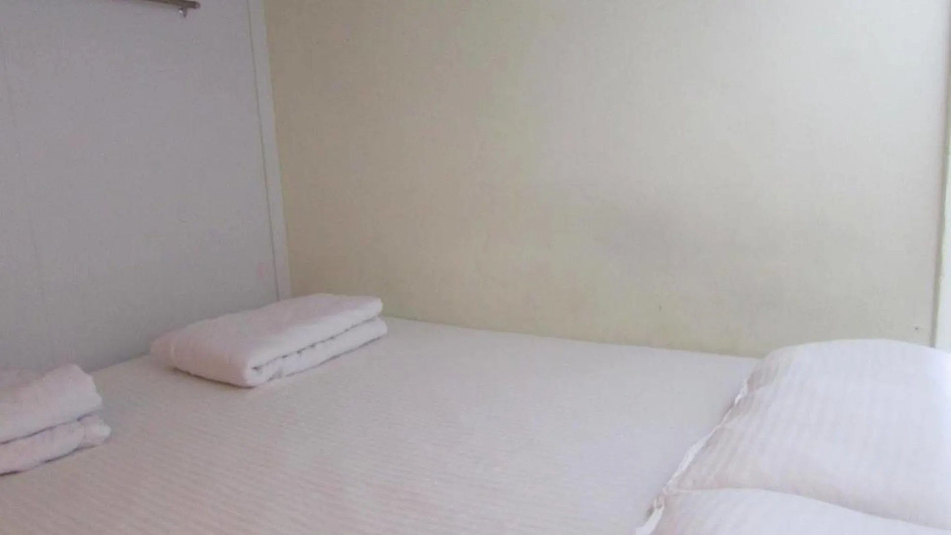 Pillow Talk Hostel 싱가포르 캡슐호텔